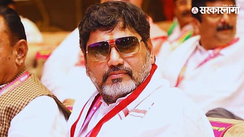 Dhananjay Munde speaks emotionally during the Beed DPDC meeting chaired by Sunetra Pawar, remembering Ajit Pawar’s commitment toward hostel projects in the district.