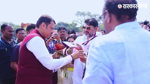 CM Devendra Fadnavis attends Maha Pashudhan Expo in Parli as Dhananjay Munde publicly praises him, fueling speculation about cabinet comeback.