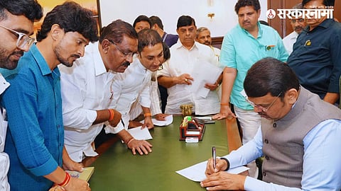 Beed delegation meets Chief Minister Devendra Fadnavis in Mumbai demanding action on law and order, scam investigations and enhanced security arrangements.