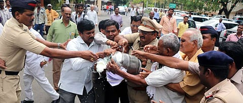 संप सुरुच ठेवण्याचा नाशिकला निर्धार सरकार - समन्वयकांकडू फसवणूकीची तक्रार