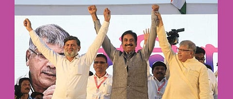 मला मोदींची कोर्टात उलटतपासणी घ्यायचीयं : आंबेडकर