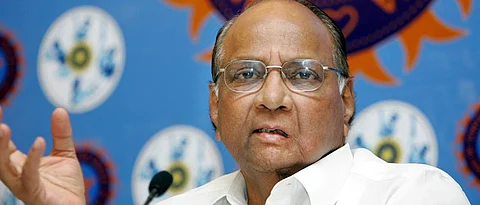"एनसीपी'च्या आमदार, खासदारांचे वेतन सहाय्यता निधीला, शरद पवारांची माहिती