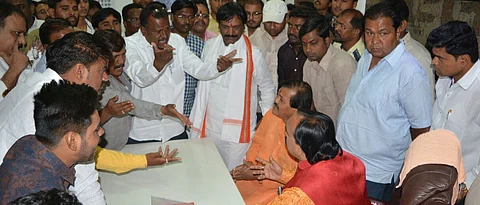 औरंगाबादमध्ये स्थायीच्या सदस्यपदावरून अपक्ष नगरसेवकाने काढली सभापतींची लाज