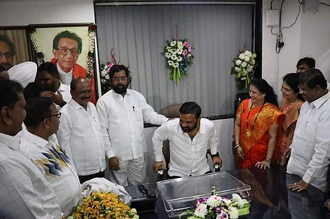 Ashok Vaity Taking Charge of Leader of Oppositon in Presence of Minister Ekanath Shinde