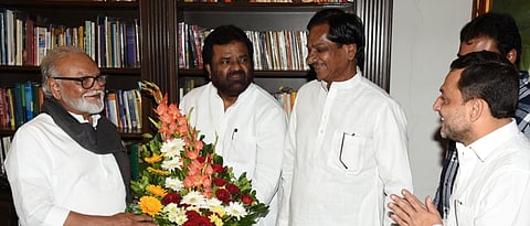 Bjp Leader Vasant Gite Meets Chagan Bhujbal At Nashik