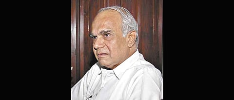 राज्यपालांनी थोपटले महिला पत्रकाराचे गाल : वादग्रस्त बनवारीलाल पुरोहित यांचा लेखी माफीनामा