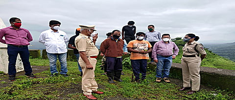 The Sangli district family was wiped out by the lure of money