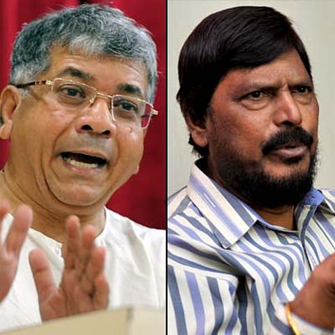 प्रकाश आंबेडकरांनी ऐक्याचा राजा व्हावे - रामदास आठवले