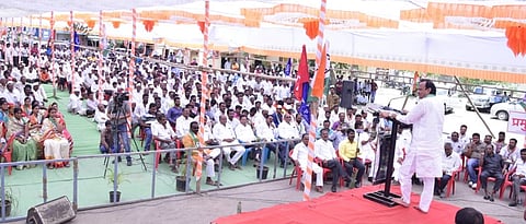 शेतकरी विरोधी खोटारड्या सरकारला खाली खेचा : अजित पवार