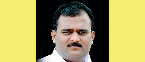 नगराध्यक्ष पत्नीसह मनोहर पोटे पुन्हा भाजपात