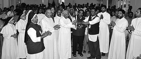 കാരുണ്യയാത്ര സമാപനം ദീപശിഖാ പ്രയാണം തുടങ്ങി