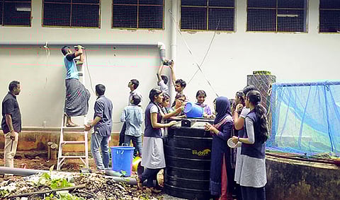 ‘കിണര്നിറ’യുമായി വിദ്യാര്ത്ഥികള്