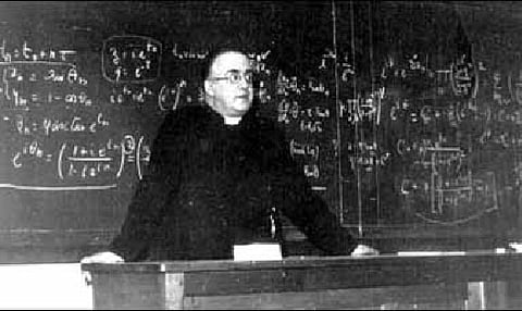 “ഹബിള്സ് നിയമം” : വൈദികന്റെ പേരു ചേര്ക്കാന് നിര്ദേശം