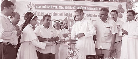 മാറുന്ന കുടുംബപശ്ചാത്തലം തിരിച്ചറിയണം – മാര് പൊരുന്നേടം