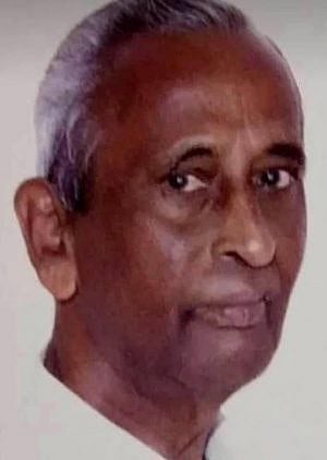 ഒരു രൂപത മുഴുവന് വിതുമ്പുന്നു, ഒരു വിശ്വാസപരിശീലകന് കടന്നുപോകുമ്പോള്