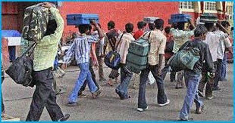 ലോക്ഡൗണില് 95 ശതമാനം അതിഥി തൊഴിലാളികളും ദുരിതത്തില് : സര്വ്വേ