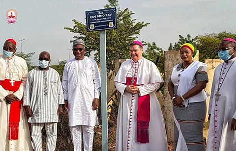 ബുര്കിനോ ഫാസോയില് ബെനഡിക്ട് xvi റോഡ്