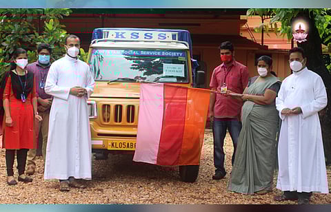 കോവിഡ് പ്രതിരോധം-ഭക്ഷ്യകിറ്റുകള് വിതരണം ചെയ്ത് കെ.എസ്.എസ്.എസ്