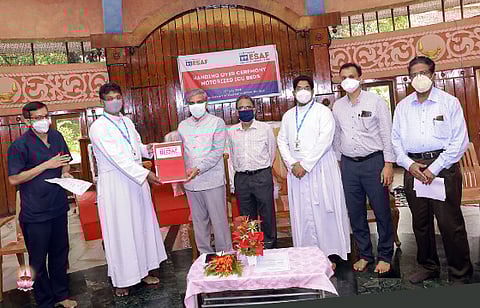 ഇസാഫ് ബാങ്ക് ഇലക്ട്രിക് കിടക്കകള് നല്കി