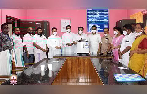 കോവിഡ് പ്രതിരോധം – ഉഴവൂര് ഗ്രാമ പഞ്ചായത്തിന് ഓക്സിജന് കോണ്സന്ട്രേറ്റര് ലഭ്യമാക്കി കെ.എസ്.എസ്.എസ്