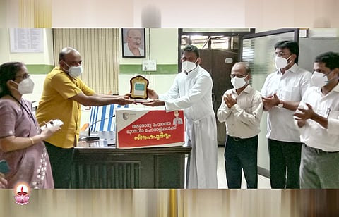 ഡോക്ടര്മാര്ക്ക് ആദരവുമായി ചാവറ