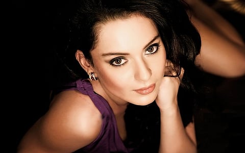 নিজৰ ভোটাধিকাৰ সাব্যস্ত কৰি কংগ্ৰেছক কটাক্ষ কংগনা ৰানাউটৰ