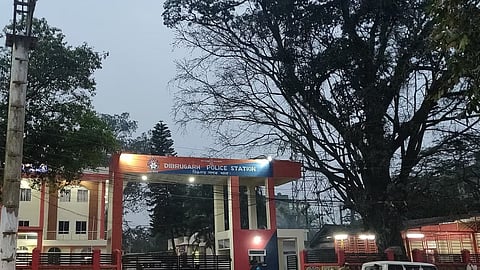 ডিব্ৰুগড় আৰক্ষী থানাই দায়িত্বশীল মদ্যপান সেৱাৰ বিষয়ে হোটেল আৰু ৰেষ্টুৰেণ্টসমূহৰ সৈতে বৈঠক অনুষ্ঠিত কৰে