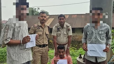 বশিষ্ঠ আৰক্ষীয়ে খানাপাৰাৰ এক অভিযানত চাৰিজনক উদ্ধাৰ কৰি ৩৯ গ্ৰাম হেৰ’ইন আৰু ভায়েল জব্দ কৰে