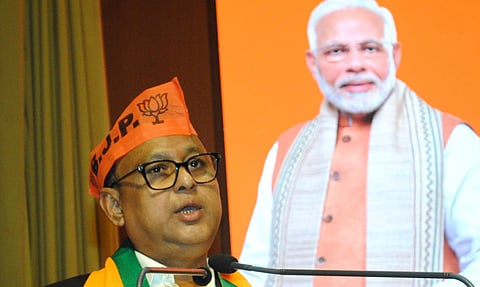Assam: Ex-minister, AASU leader and others join BJP