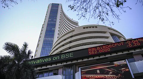 Mumbai: Market rallies continue as Sensex falls 400 points to 71,023 points