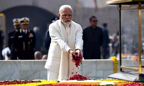 New Delhi: PM Narendra Modi Pays Homage to Mahatma Gandhi on His Death Anniversary