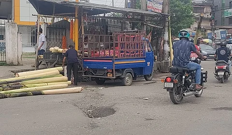 Guwahatians continue to face problems because of dug-up roads in city