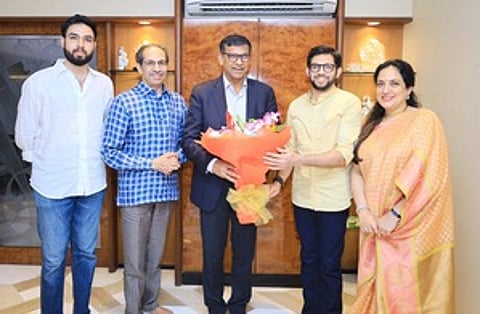 Political tongues wag in Maharashtra