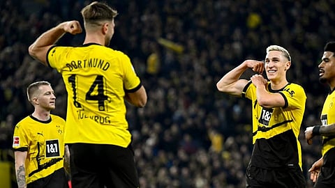 Borussia Dortmund cruise past struggling Freiburg in Bundesliga