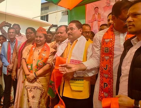 Assam: 400 Congress activists join BJP in Darrang