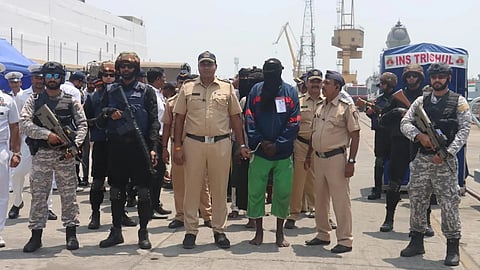 Mumbai: Nine Somali Pirates Arrested in Mumbai for Allegedly Hijacking Iranian Fishing Vessel