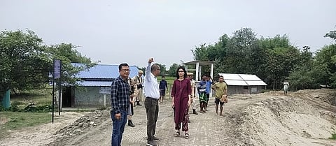 Lakhimpur District Commissioner Gayatri Devidas Hyalinge visits erosion-affected site