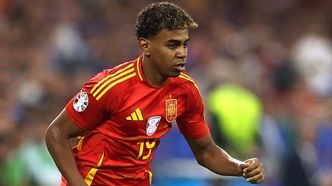 PSG Makes Record 250 Million Euro Bid for Spain's Young Star Lamine Yamal