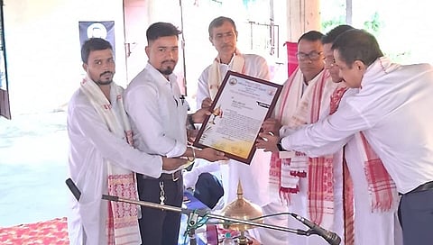 Shiksha Nyas Samiti Honors 'Kriti Sikshak' and Meritorious Yogi Community Students at Annual Awards Ceremony