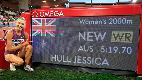 Jessica Hull Sets World Record in Women's 2,000m at Diamond League Meeting