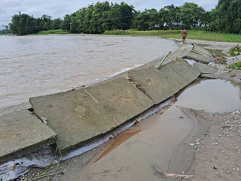Assam: Residents of Tuniadanga Village Allege Technical Defects in Anti-Erosion Structures