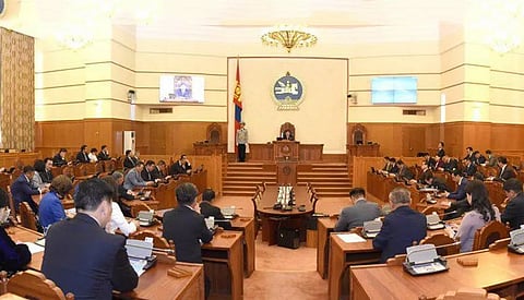Mongolia’s newly elected legislators take oath at the State House