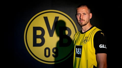 Borussia Dortmund sign German center-back Waldemar Anton from Stuttgart
