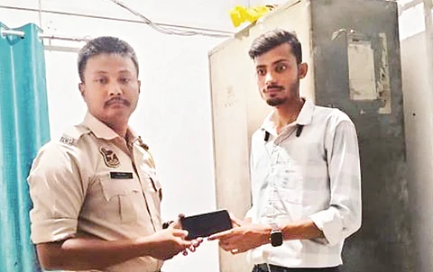 West Guwahati Police District Recovered Lost Mobile Phones