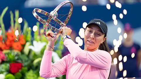 American Jessica Pegula holds off Amanda Anisimova to win second straight Canadian Open title