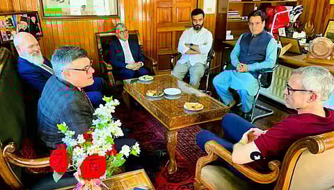 US diplomats in Kashmir, meet political leaders