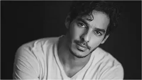 Actor Ishaan Khatter ecstatic as he gets featured 1st time on billboard in Los Angeles
