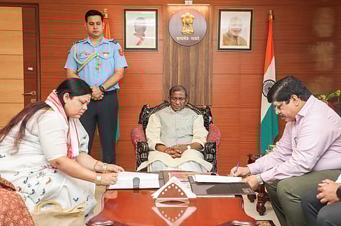 MoU signed on Governor Lakshman Prasad Acharya’s Pratibha Pratsahan Yojana