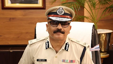 EC Dismisses Jharkhand's Acting DGP Over Misconduct Allegations