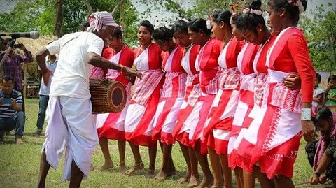 Jhumur dance
